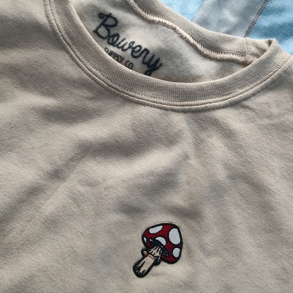Men's Crewneck Sweater Small Beige - Picture 3 of 3